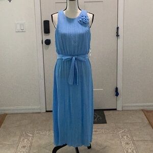 Elegant Blue Sleeveless Dress with Floral Accent